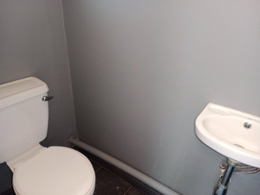 To Let commercial Property for Rent in Groenvlei Western Cape